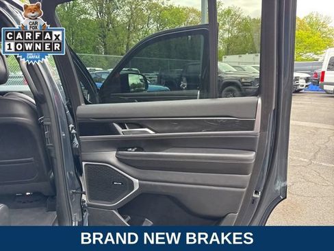 Used 2023 Jeep Wagoneer 4WD w/ Premium Group I image 33