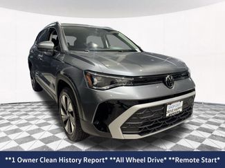 Used 2025 Volkswagen Taos SE w/ Panoramic Sunroof Package video 2