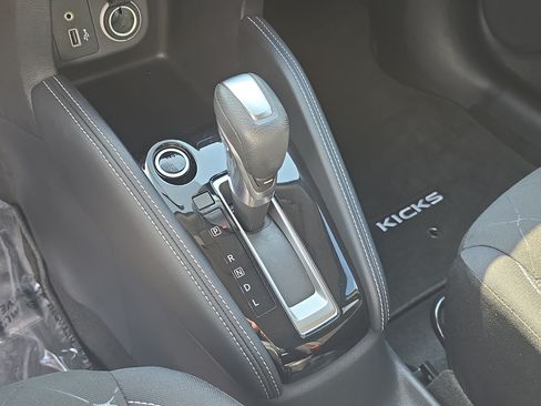 Used 2019 Nissan Kicks S FWD image 26
