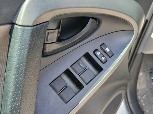 Used 2011 Toyota RAV4 2WD w/ Base L4 Extra Value Pkg image 18