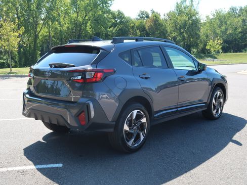 Used 2024 Subaru Crosstrek 2.5i Limited w/ Crosstrek Mirror Package AWD/4WD image 8
