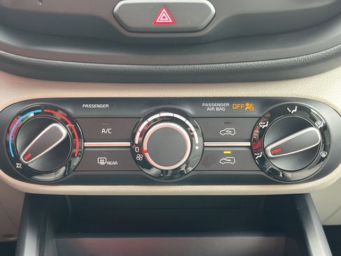 New 2025 Kia Soul LX w/ LX Technology Package image 7