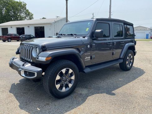 Used 2022 Jeep Wrangler Unlimited Sahara w/ Cold Weather Group AWD/4WD image 1