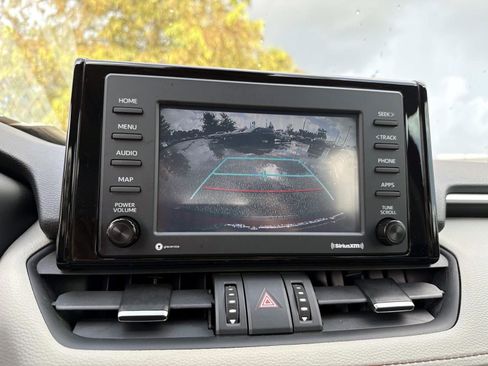 Used 2021 Toyota RAV4 XLE Premium image 25