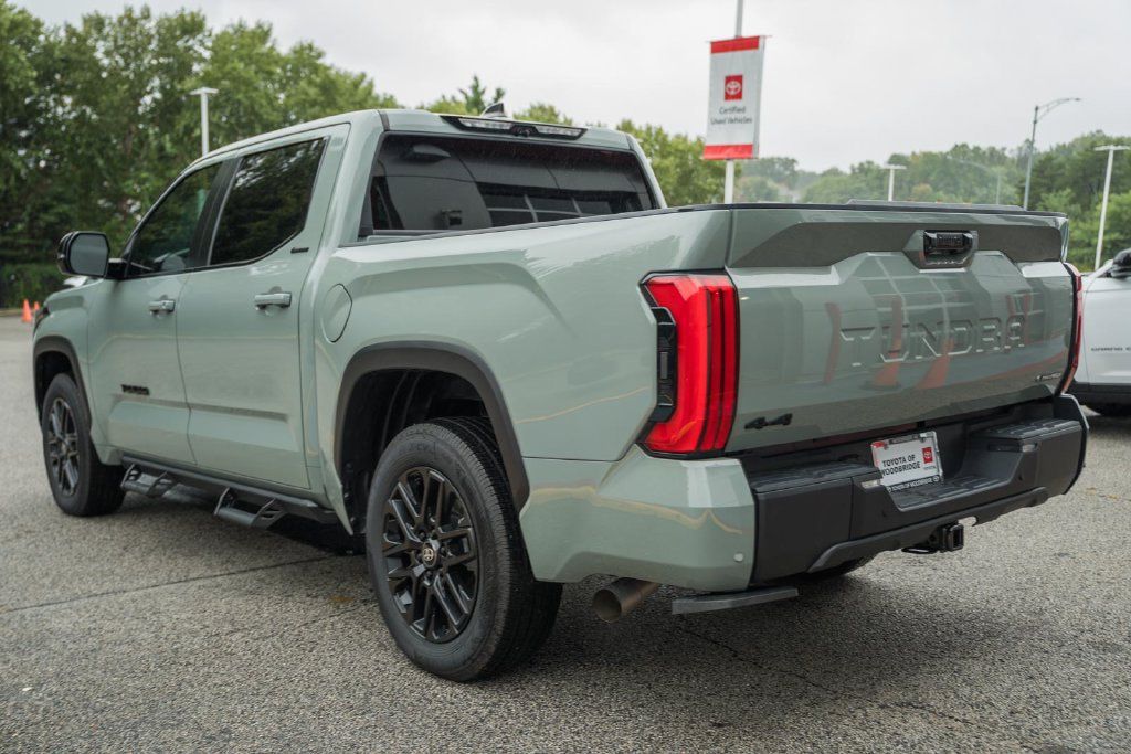 Used 2025 Toyota Tundra Limited AWD/4WD image 5