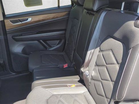 Used 2024 Volkswagen Atlas SE FWD image 22