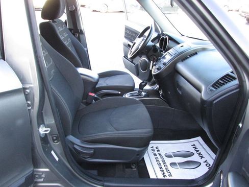 Used 2013 Kia Soul + w/ Audio Pkg FWD image 18