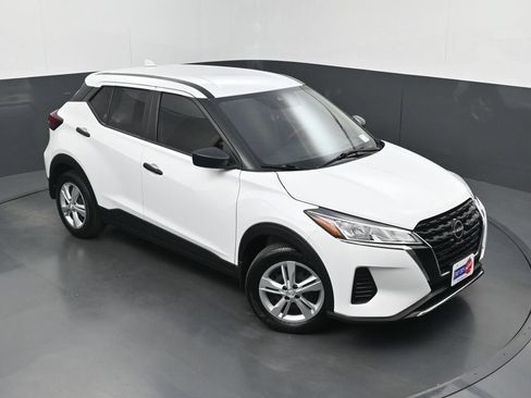 Used 2025 Nissan Kicks Play S FWD image 29
