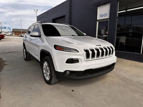Used 2015 Jeep Cherokee Latitude w/ Comfort/Convenience Group image 2