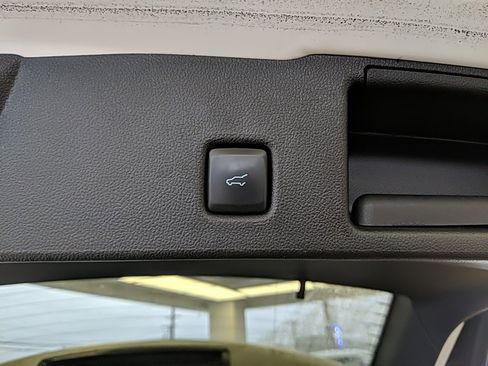 Certified 2022 Ford Escape Titanium w/ Class II Trailer Tow Package image 8