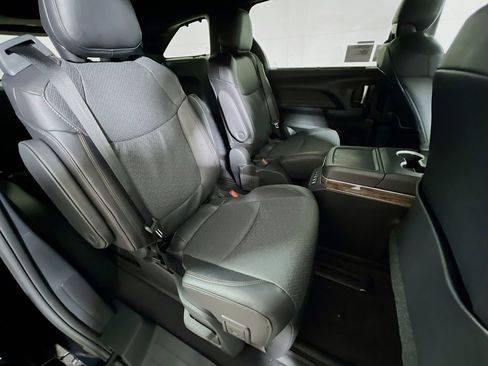 New 2026 Toyota Sienna Platinum AWD/4WD image 22