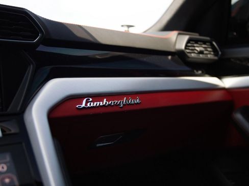 Used 2019 Lamborghini Urus AWD/4WD image 50