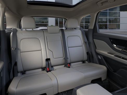 New 2026 Lincoln Corsair Premiere image 11