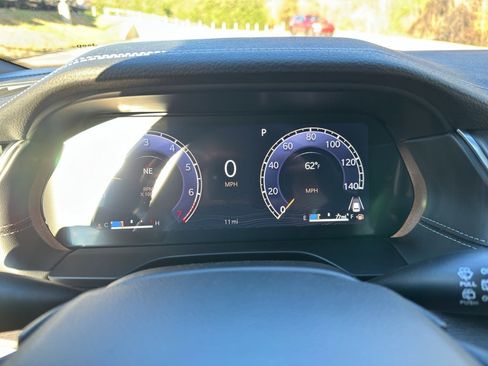 New 2025 Jeep Grand Cherokee Limited w/ Luxury Tech Group II RWD image 11