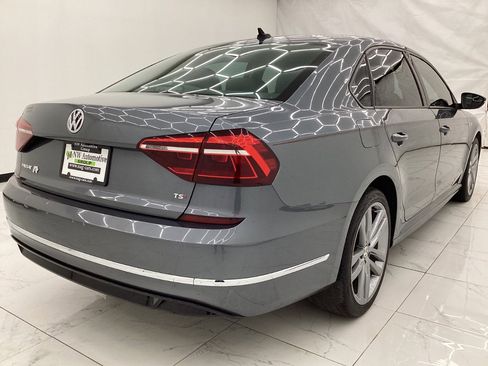Used 2018 Volkswagen Passat 2.0T R-Line FWD image 8