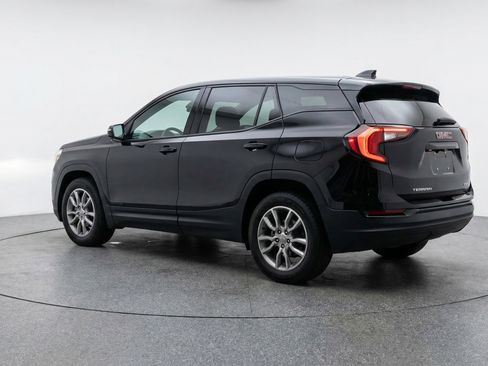 Used 2024 GMC Terrain SLT AWD/4WD image 6