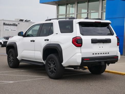 Used 2025 Toyota 4Runner SR5 AWD/4WD image 3