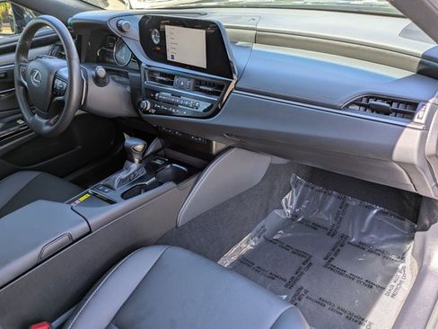 Used 2025 Lexus ES 300h w/ Premium Package image 22