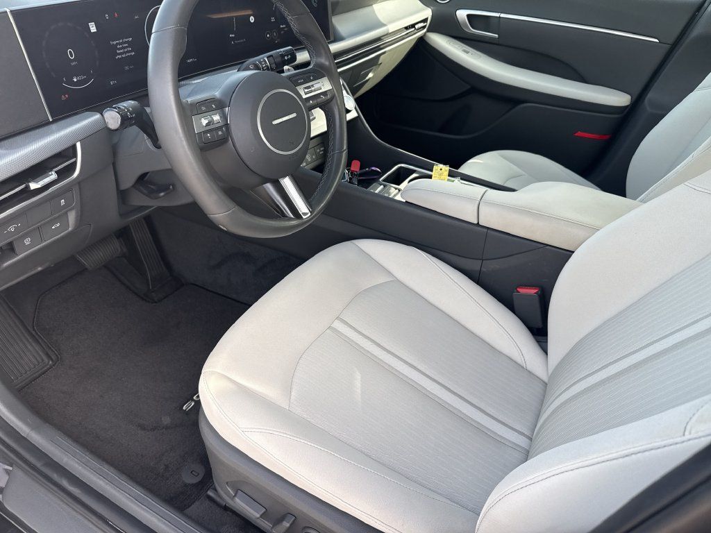 Certified 2025 Hyundai Sonata SEL FWD image 10