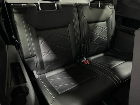 Used 2024 Volkswagen Atlas SE image 11