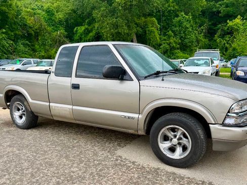 Used 1999 Chevrolet S10 Pickup LS RWD image 7