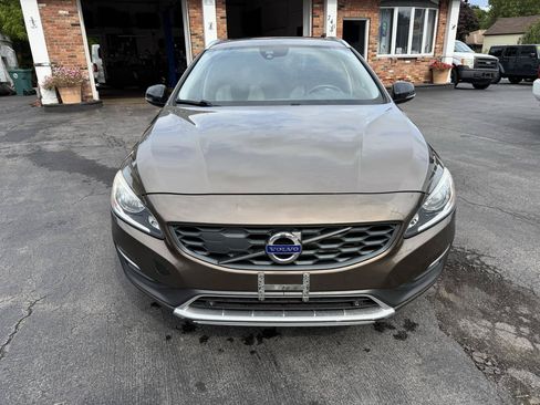 Used 2016 Volvo V60 T5 Cross Country w/ Climate Package AWD/4WD image 2