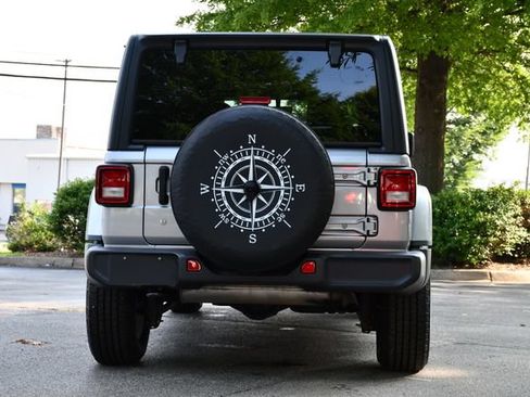 Used 2019 Jeep Wrangler Unlimited Sahara AWD/4WD image 6