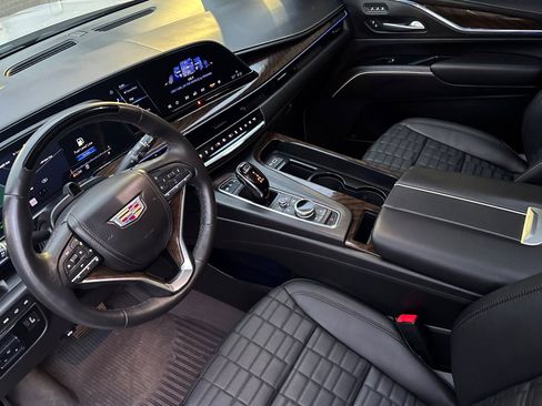 Certified 2024 Cadillac Escalade Premium Luxury Platinum w/ Heavy-Duty Trailer Package image 10