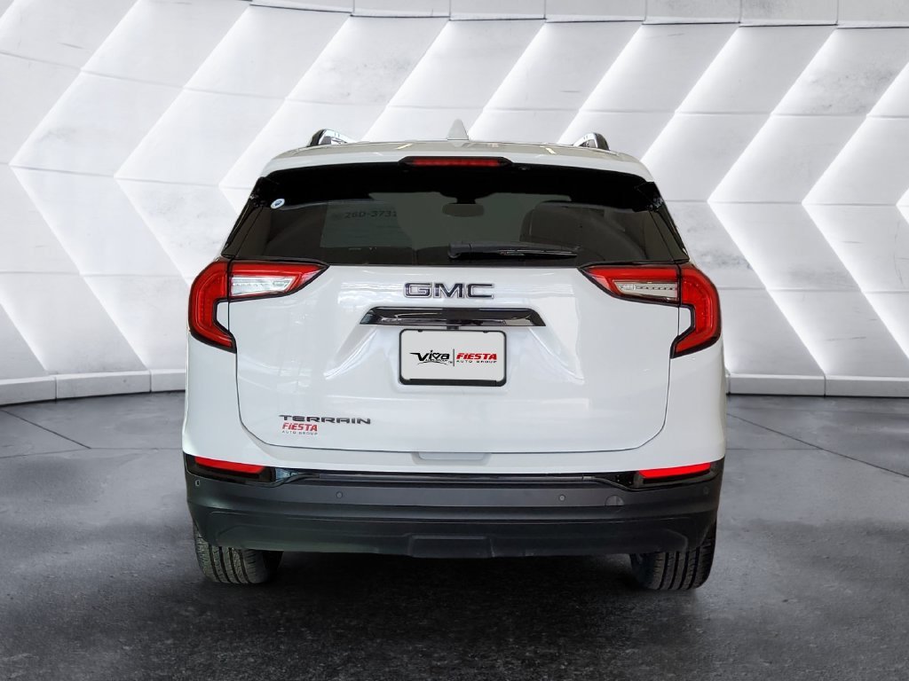 Used 2022 GMC Terrain SLT w/ Tech Package FWD image 5