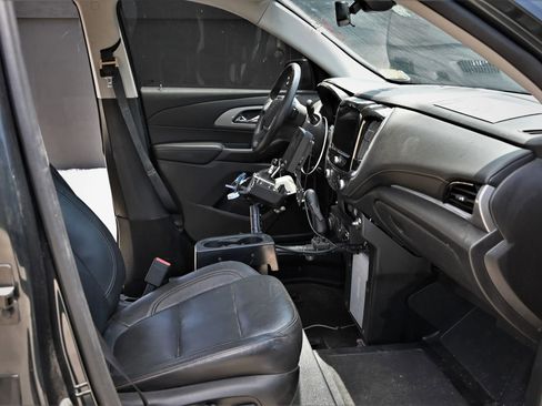 Used 2021 Chevrolet Traverse RS FWD image 18