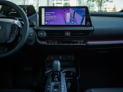 New 2026 Toyota Prius Plug-In Hybrid FWD image 17