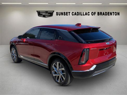 New 2026 Cadillac Optiq Luxury 1 image 6