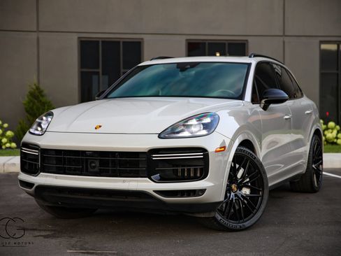 Used 2021 Porsche Cayenne Turbo AWD/4WD image 2