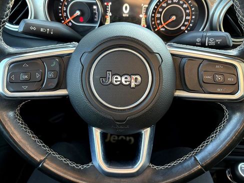 Used 2020 Jeep Gladiator Overland w/ Trailer Tow Package image 19