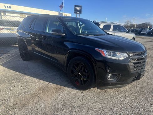 Used 2021 Chevrolet Traverse Premier w/ Redline Edition image 12