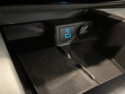 Used 2023 Ford Escape Platinum w/ Premium Technology Package image 23