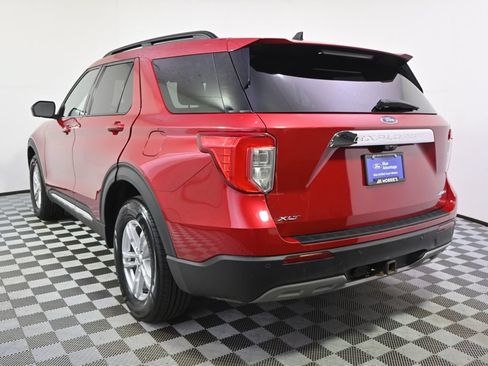 Used 2023 Ford Explorer XLT w/ Equipment Group 202A AWD/4WD image 4