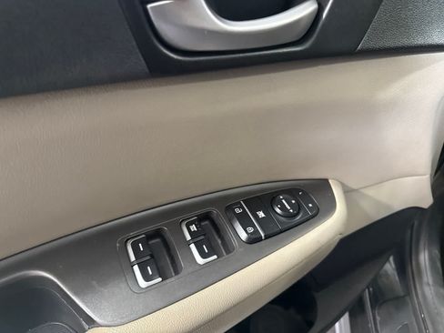 Used 2016 Kia Optima LX w/ Option Group 014 FWD image 15