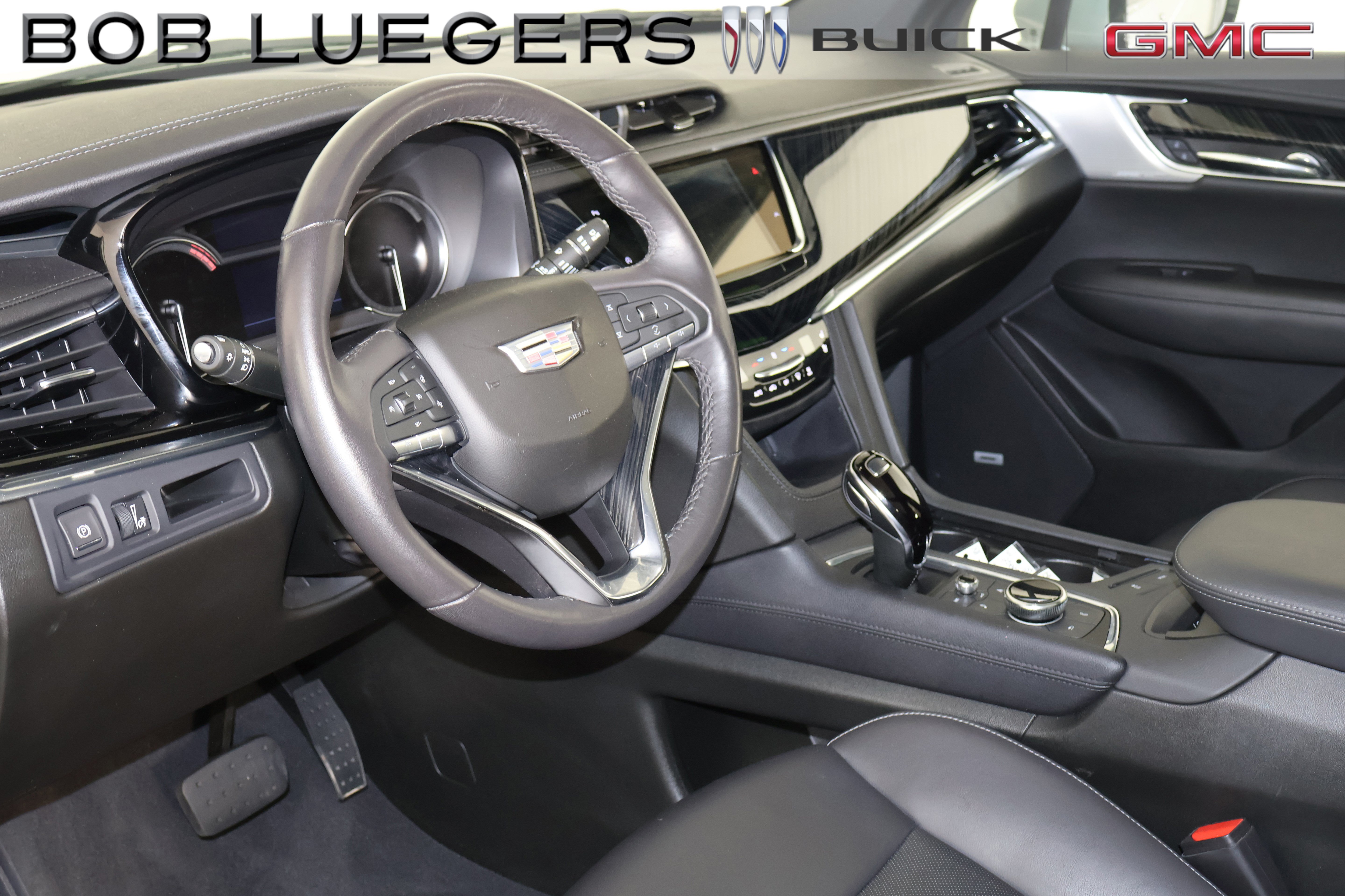 Certified 2025 Cadillac XT6 Premium Luxury FWD image 10