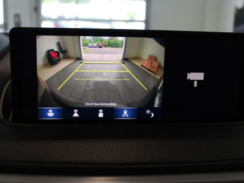 Used 2023 Acura MDX SH-AWD image 18