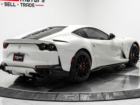 Used 2019 Ferrari 812 Superfast RWD image 9