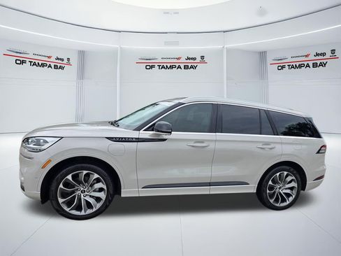 Used 2020 Lincoln Aviator Grand Touring w/ Equipment Group 301A AWD/4WD image 3
