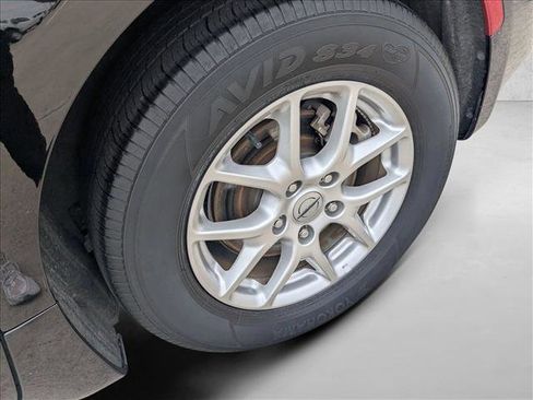 Used 2024 Chrysler Pacifica Touring-L FWD image 21