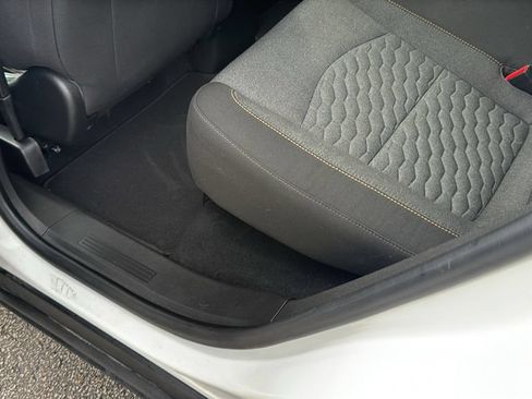 Used 2020 Chevrolet Equinox LT FWD image 33