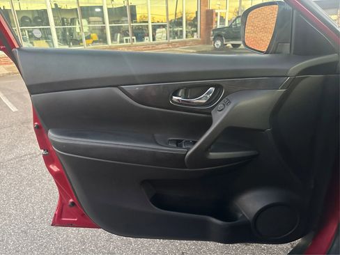 Used 2017 Nissan Rogue S image 21