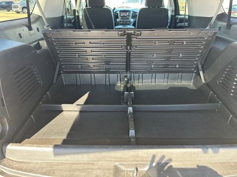 Used 2018 Chevrolet Suburban LS image 11