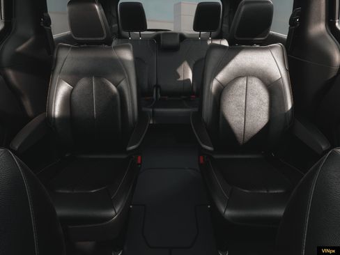 New 2027 Chrysler Pacifica Limited AWD/4WD image 17