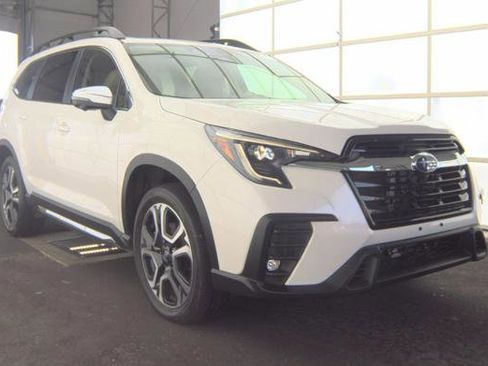 Used 2023 Subaru Ascent Limited w/ Technology Package AWD/4WD image 3