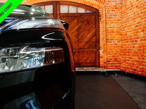 Used 2022 Nissan Rogue SV image 69