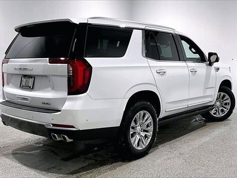 Used 2025 GMC Yukon Denali w/ Sun & Power Step Package image 5